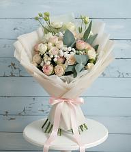 Букет цветов из:  Розы и Лизиантусы в Михайловской Слободе