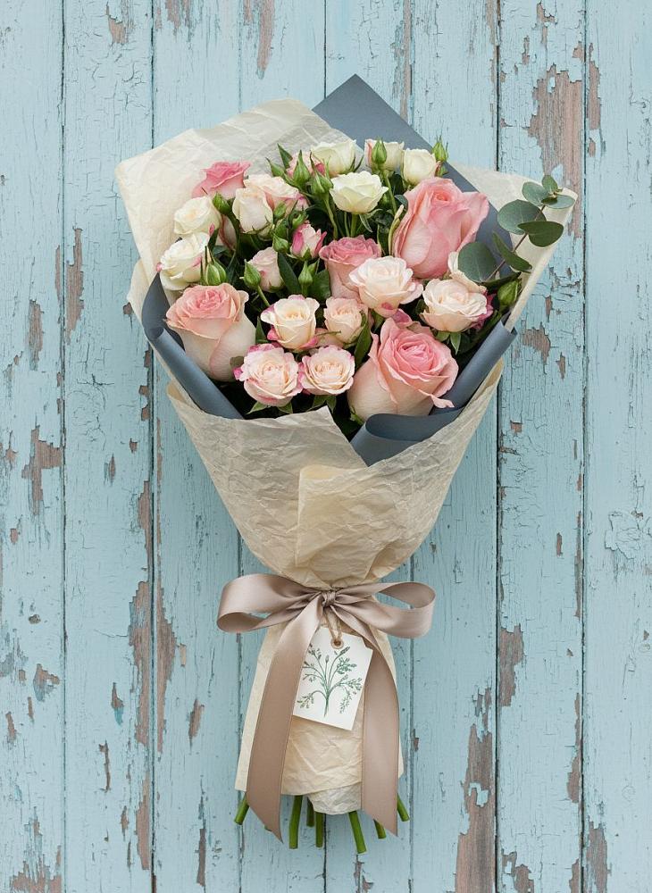 Букет цветов из: Розы в Михайловской Слободе