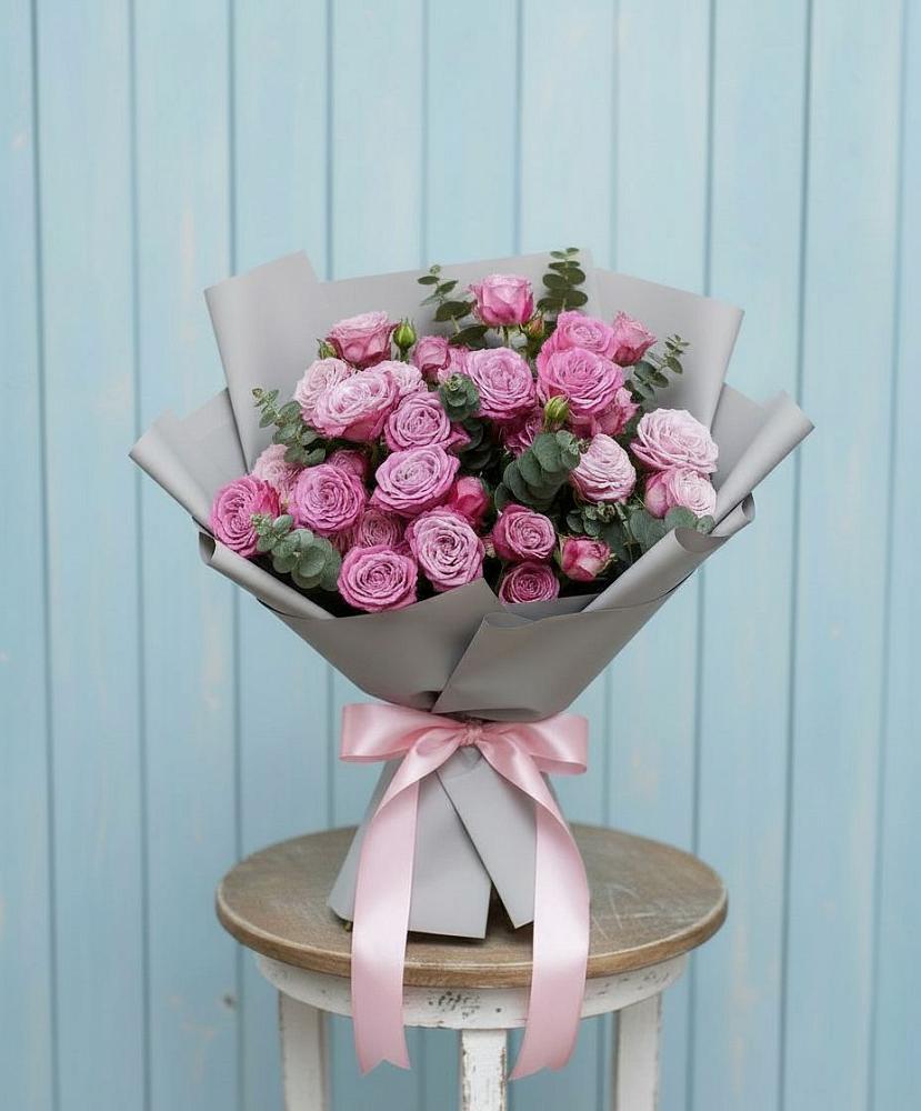 Букет цветов из: Розы в Михайловской Слободе