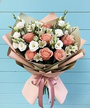 Букет цветов из:  Розы, Альстромерии и Лизиантусы в Михайловской Слободе