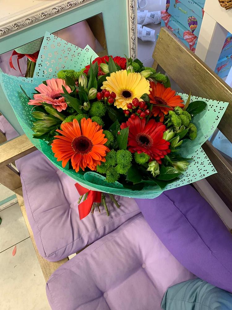 Букет цветов из: Герберы, Хризантемы и Альстромерии в Михайловской Слободе