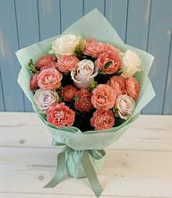 Букет цветов из:  Розы в Михайловской Слободе