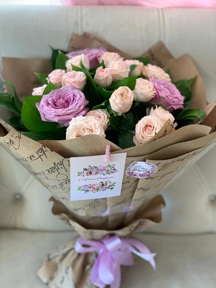 Букет цветов из: Розы в Михайловской Слободе