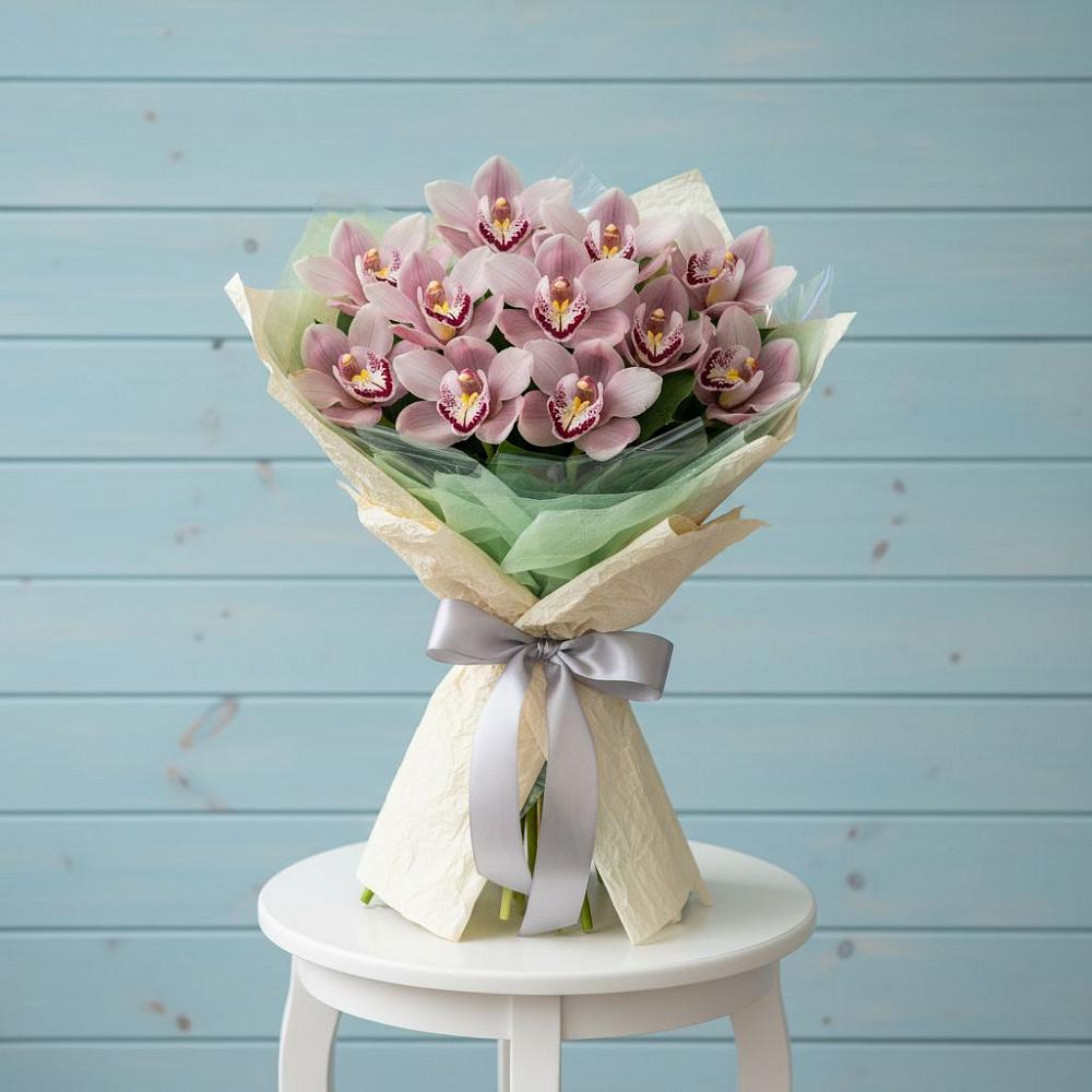 Букет цветов из: Орхидеи и Розы в Михайловской Слободе