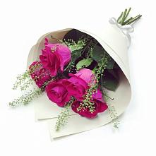 Букет цветов из:  Розы в Михайловской Слободе
