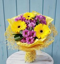 Букет цветов из:  Хризантемы и Герберы в Михайловской Слободе