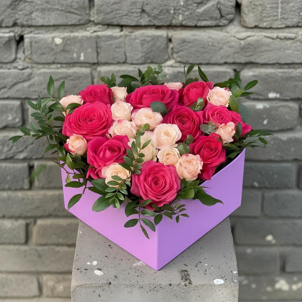 Цветочная композиция из Розы в коробке в Михайловской Слободе