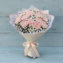 Букет цветов из:  Гвоздики в Михайловской Слободе