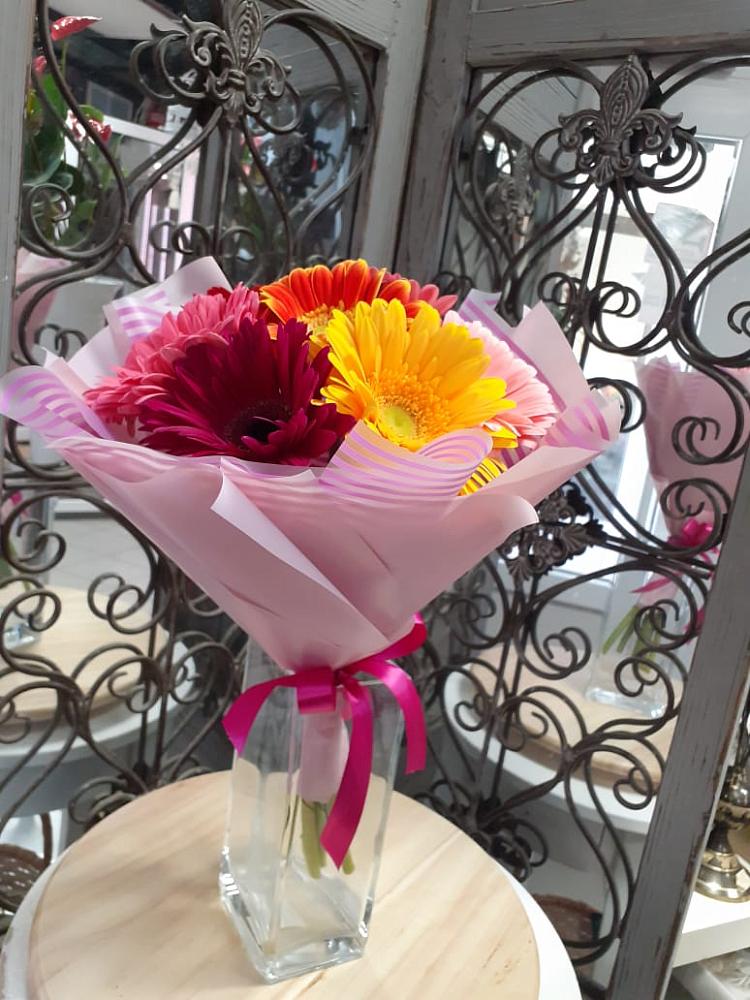 Букет цветов из: Герберы в Михайловской Слободе