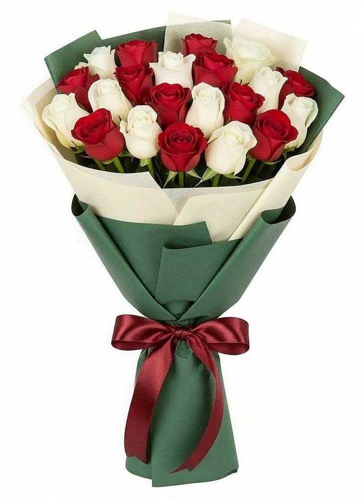 Букет Микс из красных и белых роз в Михайловской Слободе