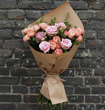 Букет цветов из:  Розы в Михайловской Слободе
