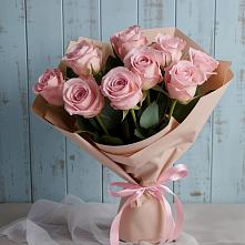 Букет цветов из:  Розы в Михайловской Слободе