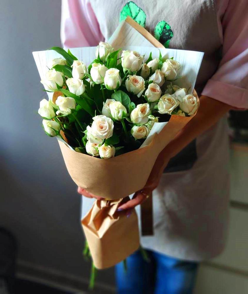 Букет цветов из: Розы в Михайловской Слободе