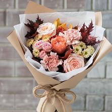 Букет цветов из:  Гвоздики, Хризантемы и Розы в Михайловской Слободе