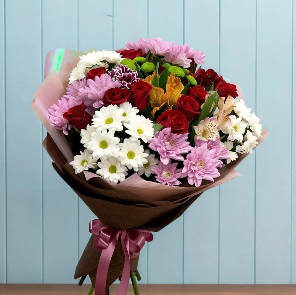 Букет цветов из: Розы, Хризантемы и Альстромерии в Михайловской Слободе