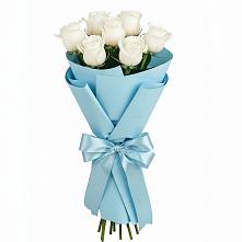 Букет 7 белых роз Проуд в Михайловской Слободе