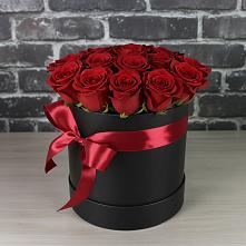 Цветочная композиция из Розы в шляпной коробке в Михайловской Слободе