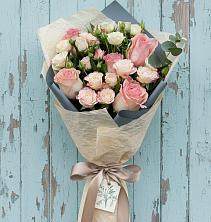 Букет цветов из:  Розы в Михайловской Слободе