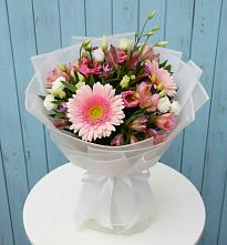 Букет цветов из:  Герберы, Альстромерии и Лизиантусы в Михайловской Слободе