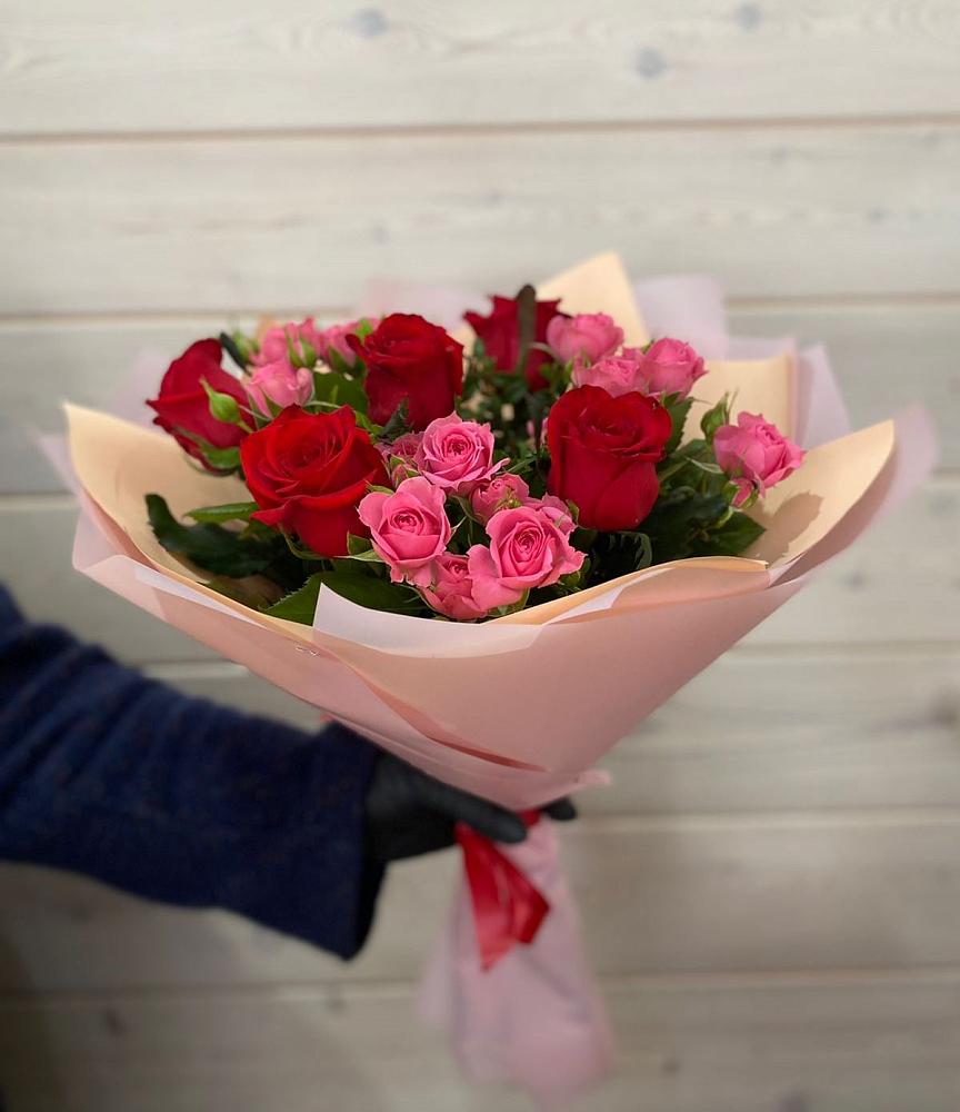 Букет цветов из: Розы в Михайловской Слободе