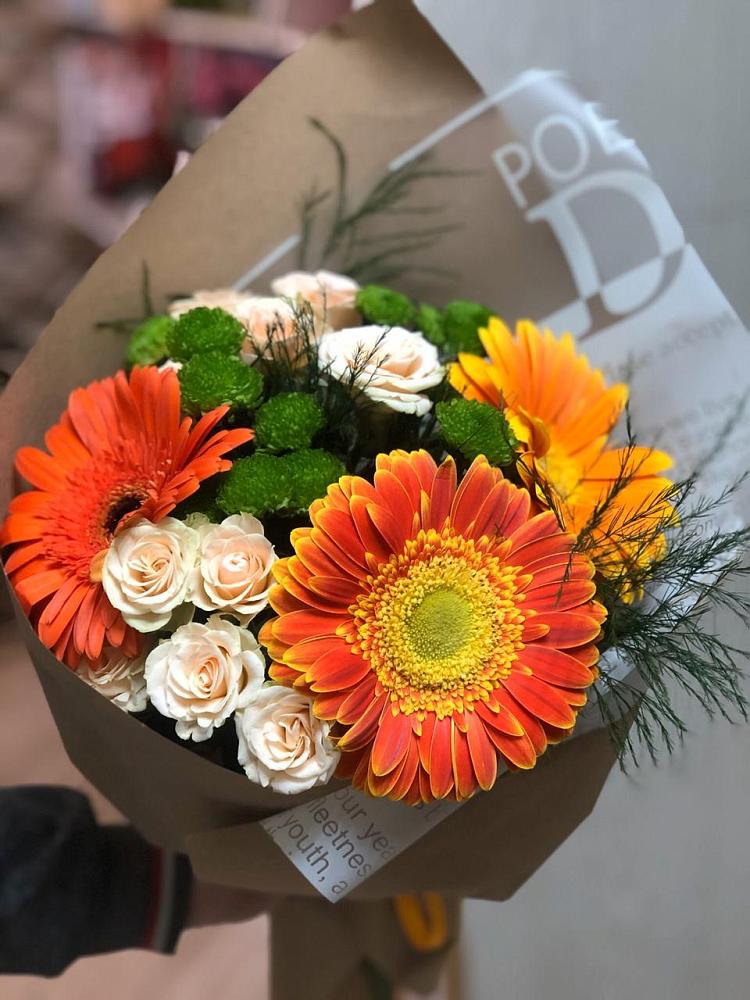 Букет цветов из: Герберы, Хризантемы и Розы в Михайловской Слободе