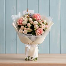 Букет цветов из:  Розы в Михайловской Слободе