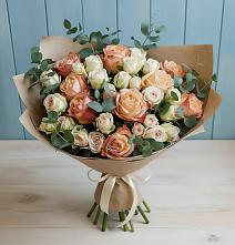 Букет цветов из:  Альстромерии и Розы в Михайловской Слободе