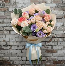 Букет цветов из:  Розы, Лизиантусы и Гвоздики в Михайловской Слободе