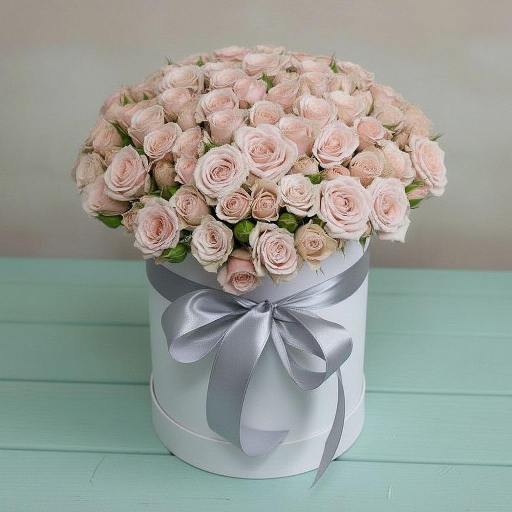 Цветочная композиция из Розы в шляпной коробке в Михайловской Слободе